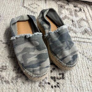 Splendid Laney Camo Print Slip-ons Espadrille Flats